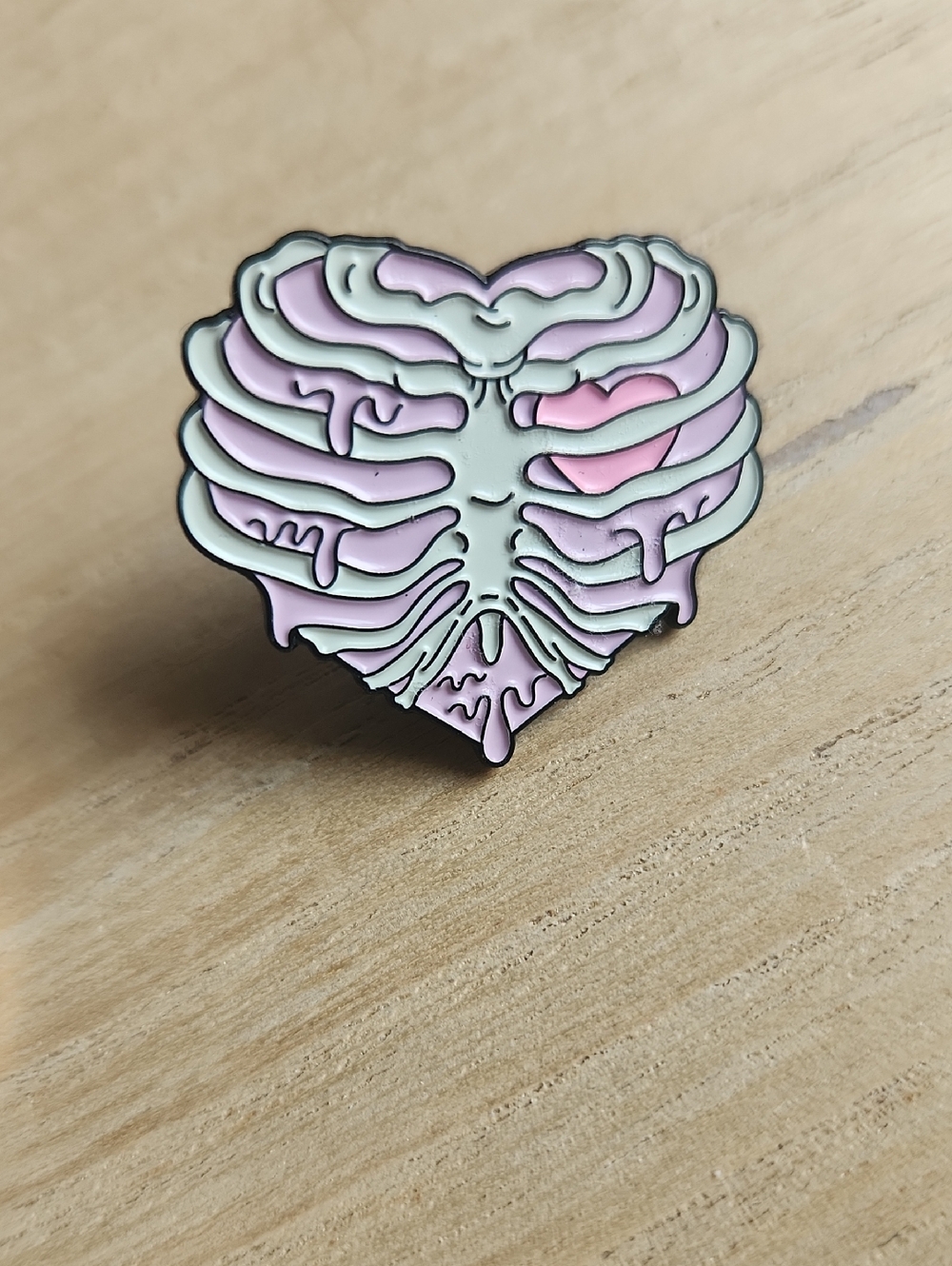 10/$20 Anatomical Skeleton Ribcage Heart Enamel Pin - Gothic Gold Tone